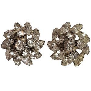 Silver Tone Clear Rhinestone Cluster Prong Set Clip-On Earrings E05